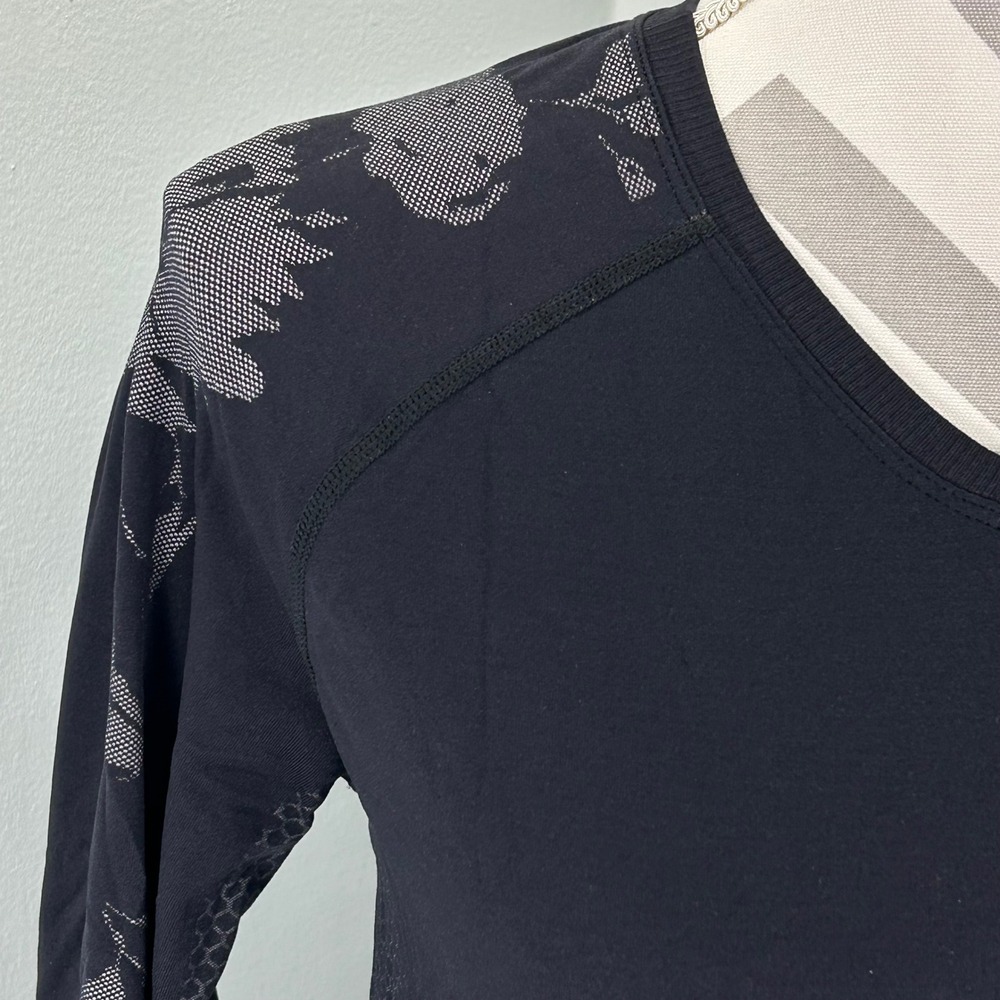 Obermeyer Glaze Long Sleeve Base Layer Ski Top Black V Neck Performance M - Picture 6 of 8